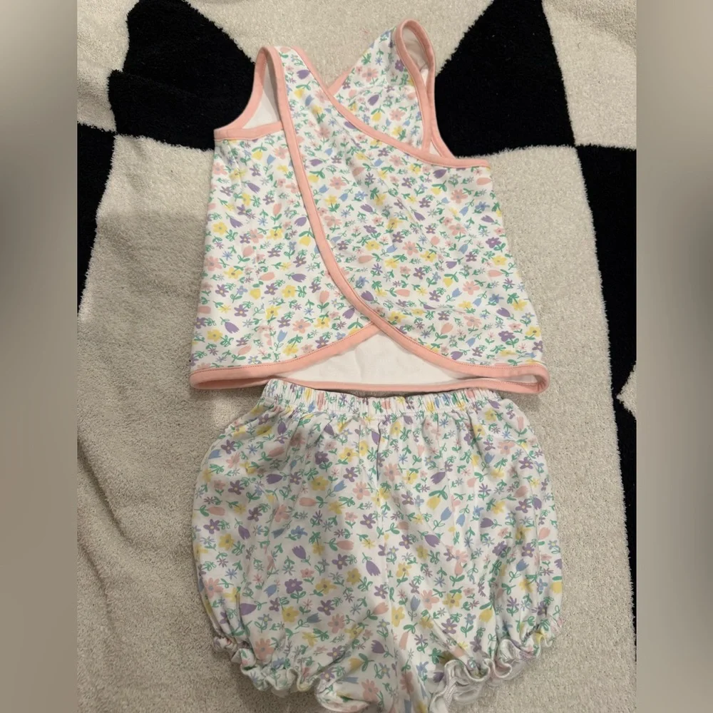 Pristine Like new JAMES & LOTTIE girl's two piece short set in full bloom 3T - Picture 4 of 10